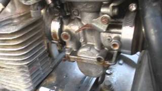 How to diagnose carburetor vacuum leaks on your motorcycle