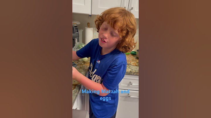 The Tobi the pro is cooking the best recipe for Matzah and eggs the best one