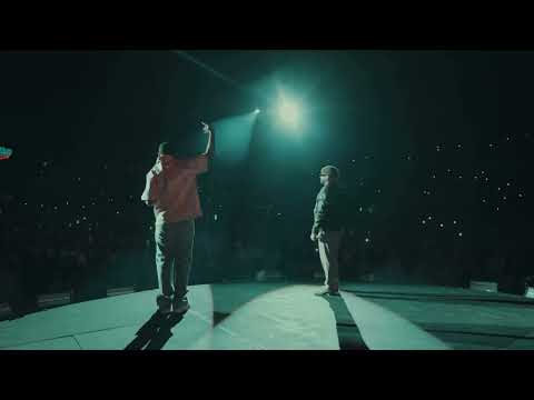 #Arcangel   sube a #jezzy  en tarima en #Colombia 