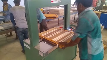 SIGNODE MAKE TILES AUTOMATIC STRAPPING MACHINE