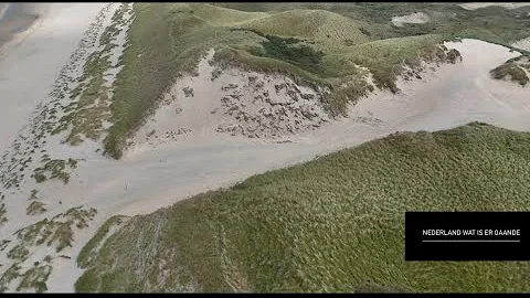 De gaten in de duinen bij Castricum zitten er nog steeds, kijk ook de drone beelden (12-8- 2025)