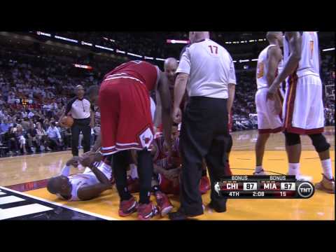VIDEO: Dwyane Wade blocks Derrick Rose on the drive