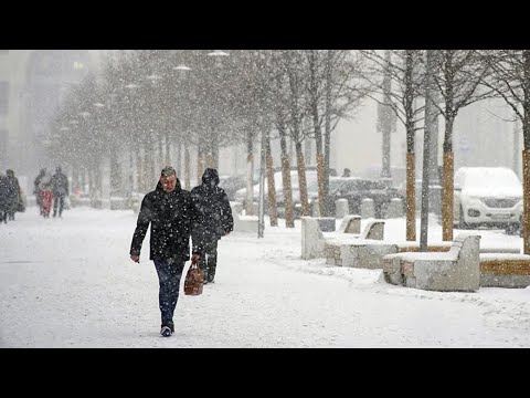 Москву засыпает снегом. Атмосферное давление бьет все рекорды