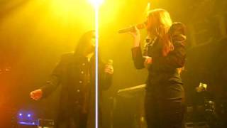 Epica - Trois Vierges ft. Henning Basse live at Effenaar Eindhoven (CtO show 21-03)
