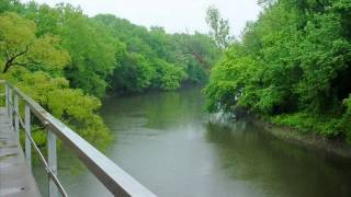 Video thumbnail of "Tom Paxton & Iris DeMent - Along the Verdigris (Live 1999)"