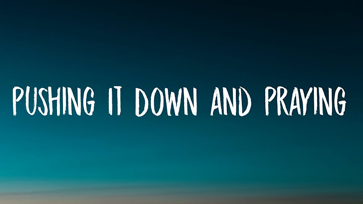 Lizzy McAlpine - Pushing It Down and Praying (Lyrics)