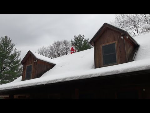 THE GREATEST SANTA CLAUS SIGHTING EVER CAUGHT ON TAPE