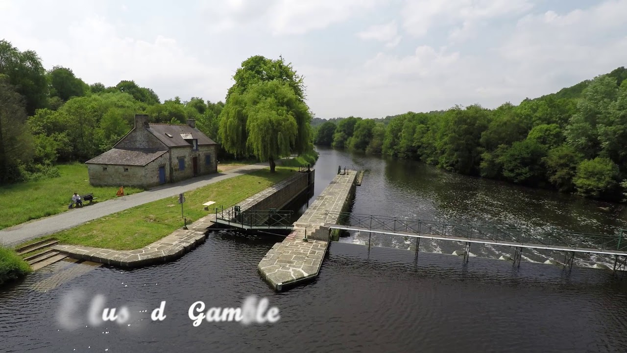 Chapelle Saint-Gildas de Bieuzy - Le Morbihan vu par drone