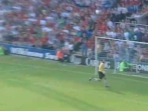 MUFCHD - Classic Goals - David Beckham vs Wimbledon