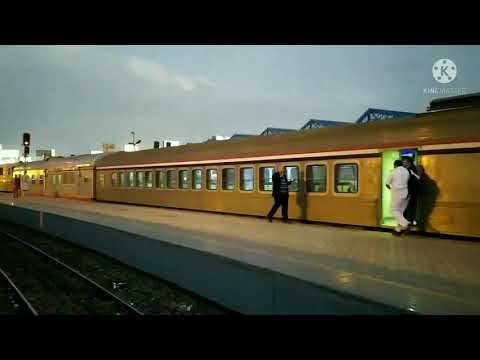 القطار الفرنساوي يبدأ رحلته إلي الأسكندرية من رصيف 4 محطة رمسيس  