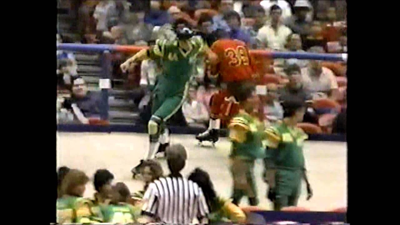 ROLLER DERBY EASTERN EXPRESS vs BAY BOMBERS MSG 8 YouTube