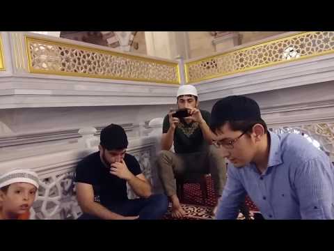 Чеченец очень красиво читает  Коран