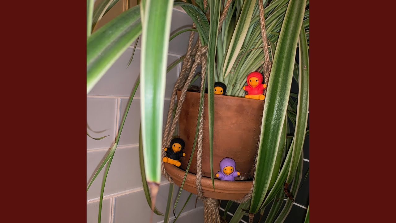 Obejrzyj Small Trouble in Jewel City w YouTube Obejrzyj Small Trouble in Jewel City w YouTube