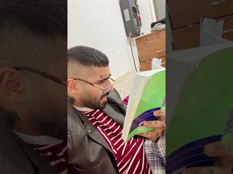 این اثر از کتاب چهار اثر از فلورانس طنزشوخ فان کمدی 