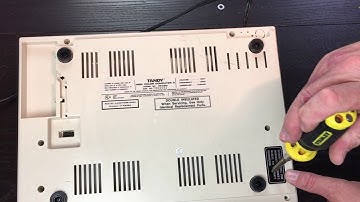 Tandy / TRS-80 Coco 3 Quick Review and Teardown