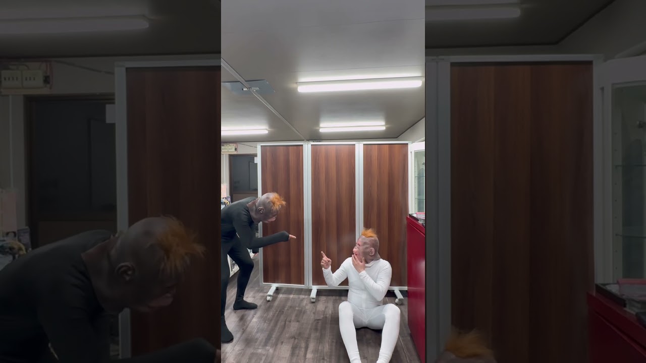 お互い落ち込んでる時に仲間をつけたサントスとジョージの反応#おっさんモンキー#shorts #funny