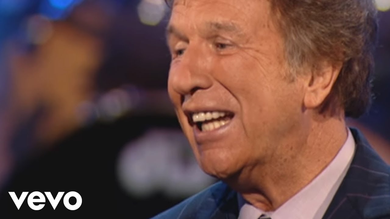 Bill & Gloria Gaither - Alpha and Omega [Live] ft. Gaither Vocal Band