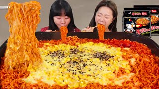 Korean Super Spicy Ramen noodles mukbang with my Twin sister ㅣ Samyang Ramen MUKBANG