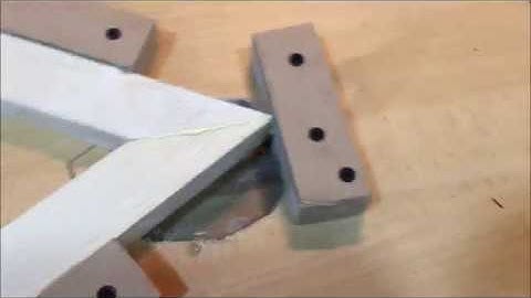 how to cut 60 degrees on a miter saw