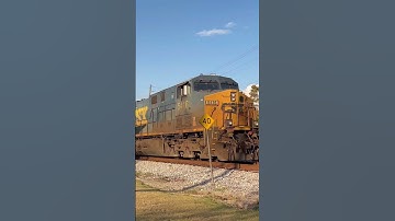 CSX 5416 ES40DC leads a short southbound 17 car M527 in Newnan, Ga on the CSX A & WP subdivision!!