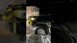 Хайлюкс на 31” колёсах учится топтать глубокий снег