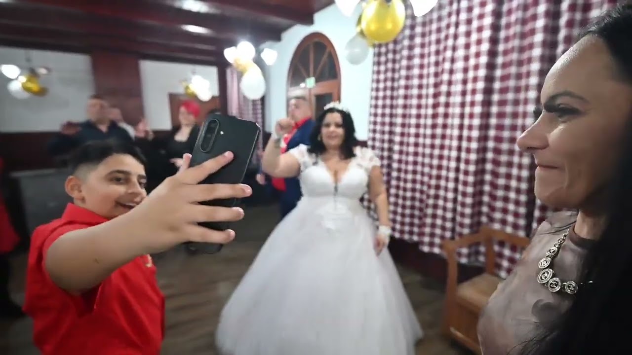 Marika és Lali Lakodalma a Halasi Fiúk Zenei Kíséretével Hajdúböszörményben 2025.12.13.