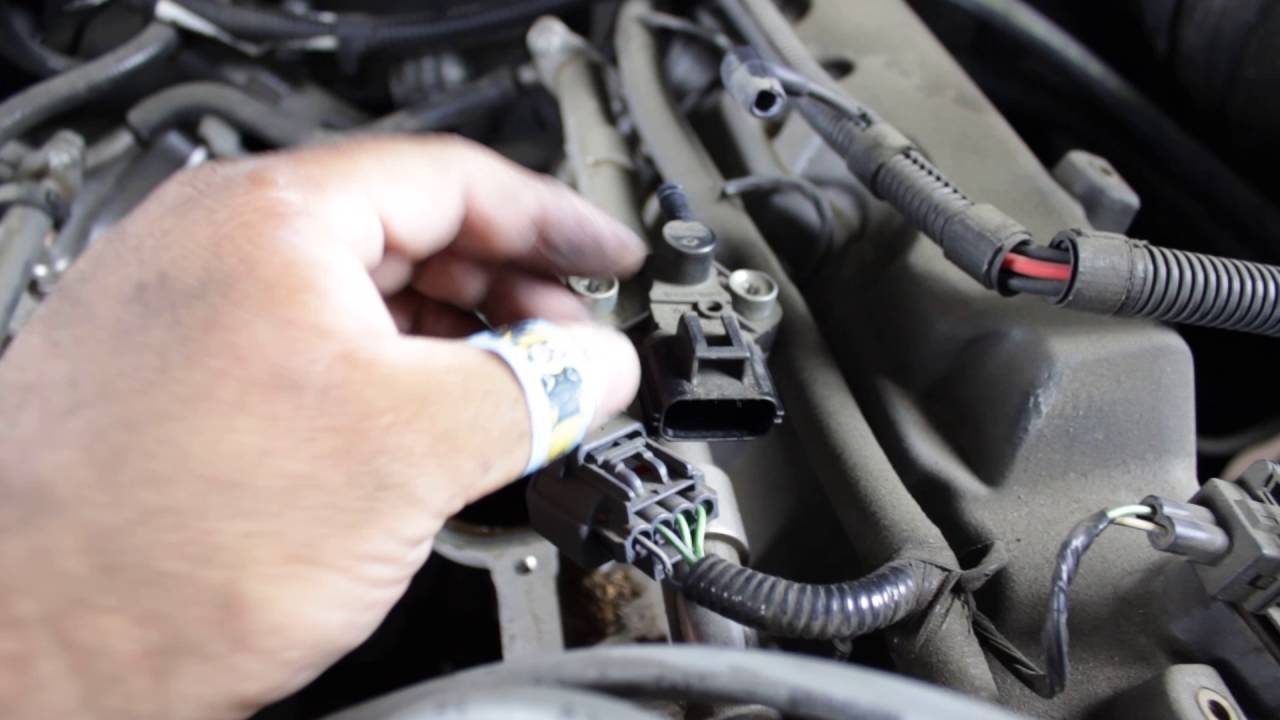 How To Replace Fuel Pressure Sensor in a 2007 Ford ... 01 taurus wiring diagram 