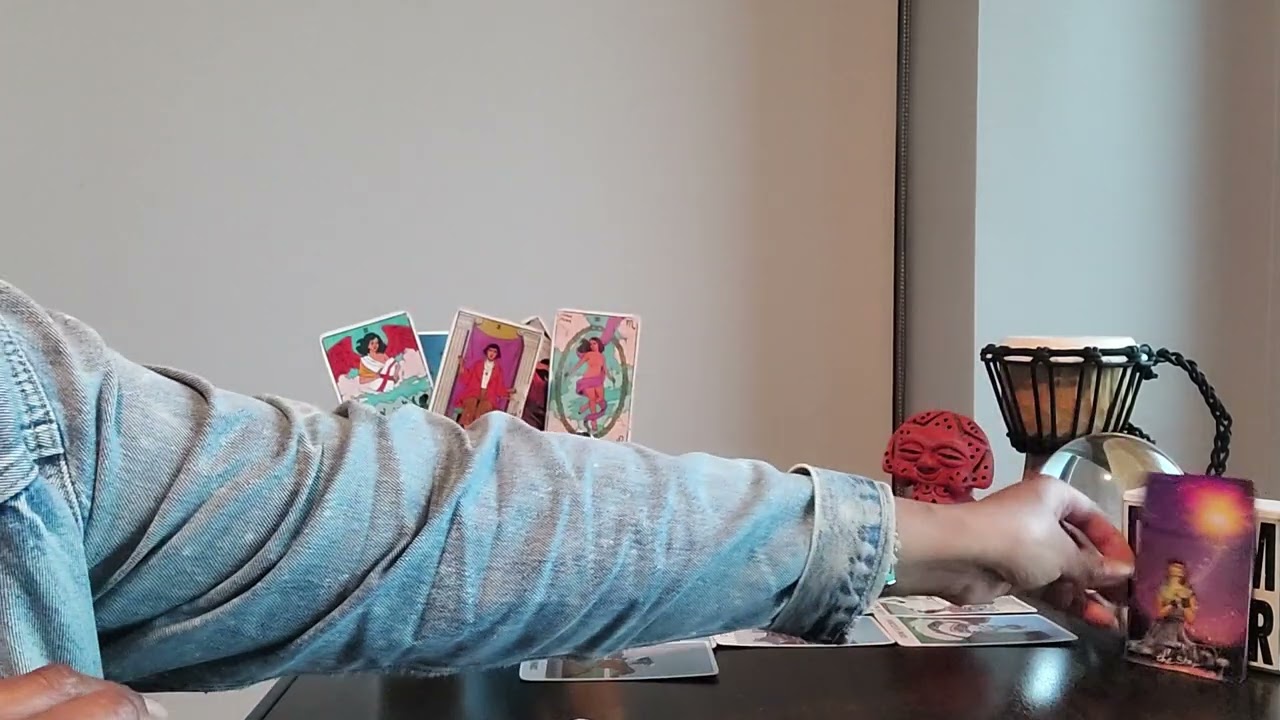 Aries:It's time to start COLLABORATING. There's a lot of ppl out there who will HELP U GROW UR MONEY