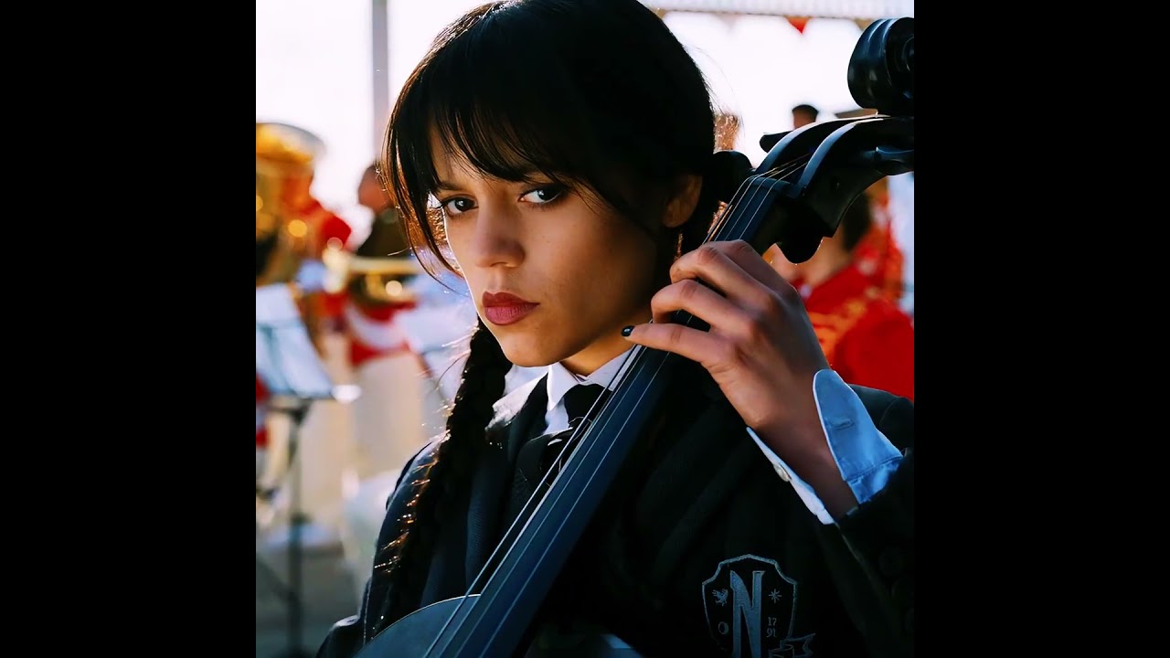 Среда: статуя Крэкстоуна (приготовленная в среду) 💀🖤 | Среда - 1 сезон 2 серия | ВАИ ВАЙ ТРЕЙД (з...