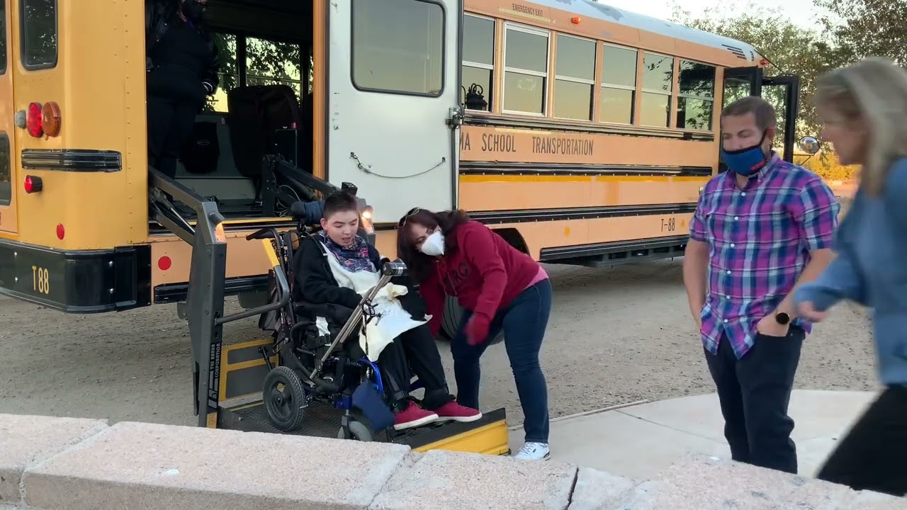 Carter’s “Oh my, the lift won’t work!” Kind of bus ride! 