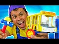 A roda do ônibus quebrou! História infantil e vídeo com brinquedos em português