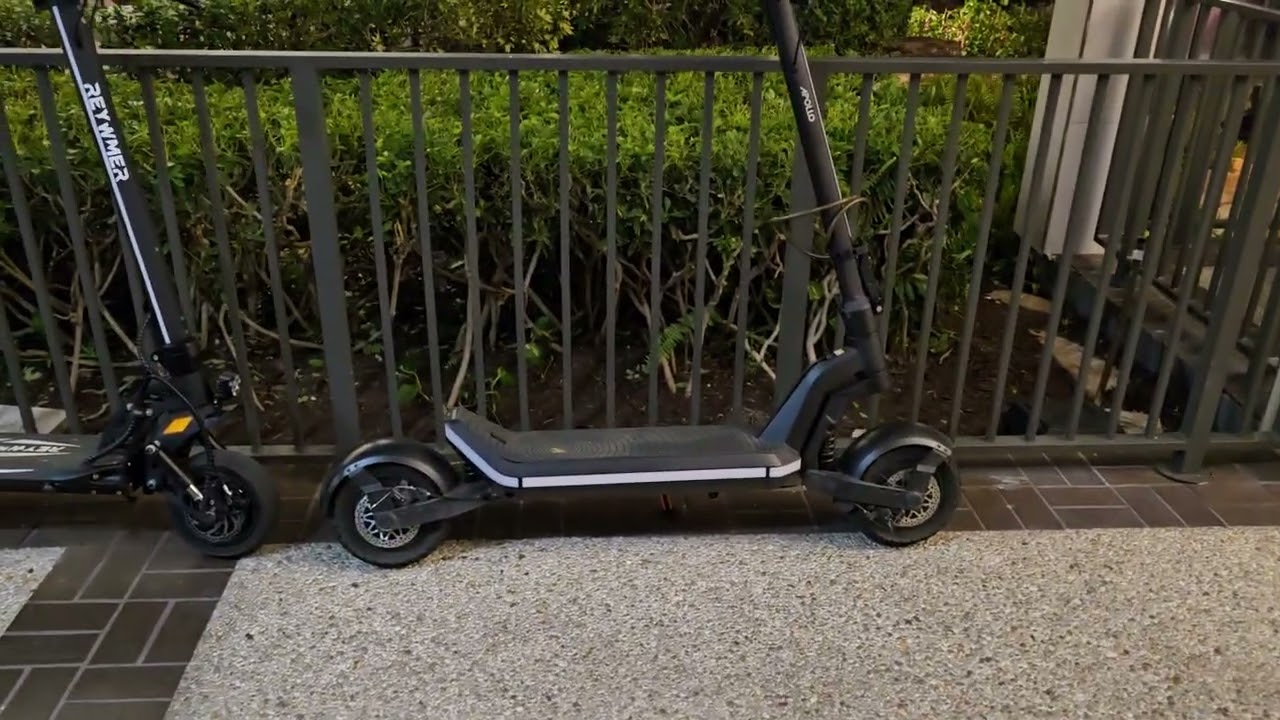 🛴 Apollo Phantom Stellar  & Reywmer Kullter Max Electric scooters side by side comparison 🈳