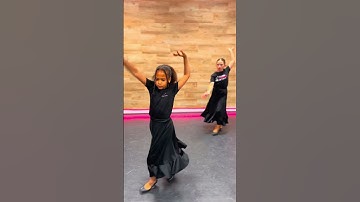 Thumbnail of Daniela Danna y Maria 8 años, sevillanas Omar Montes #Sevillanas #Omarmontes
