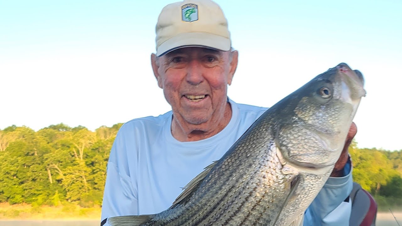 Striper fishing Norfork Lake Arkansas