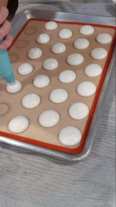 Struggling with macaron size consistency? Try using a template! No shame in being efficient! #baking
