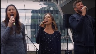 Joyce Carnassale, Riane Junqueira e Marcel Freire - Maranata (Vídeo Oficial) chords