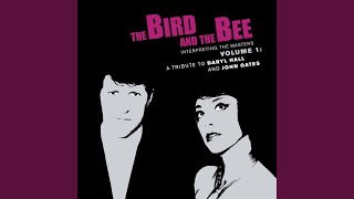 Vignette de la vidéo "The Bird and the Bee - Kiss On My List"