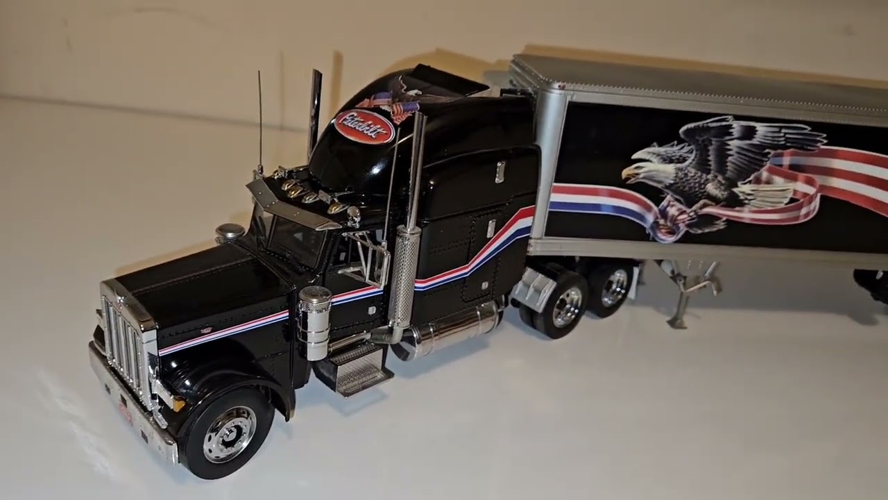 Peterbilt Model 379, escala 1 32 😎 año 2002 ( Franklin mint