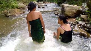 Nkauj Hmoob Toj Siab Da Dej Laj Siab Tia2 Li