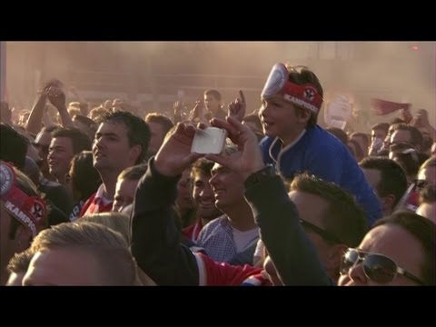 Karim Rekik als Karim Rekik-kik op het Stadhuisplein