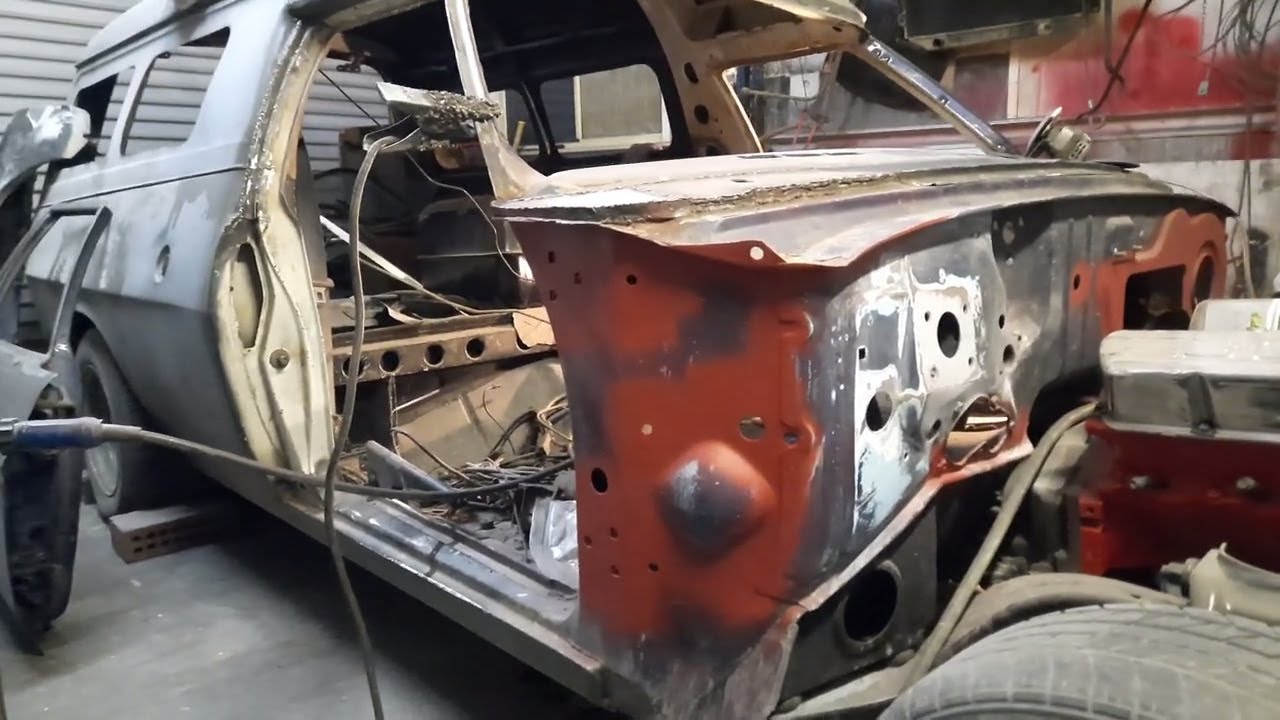 Holden Rust Box WB Holden van, rust under the hinges, and firewall paint preparation ...