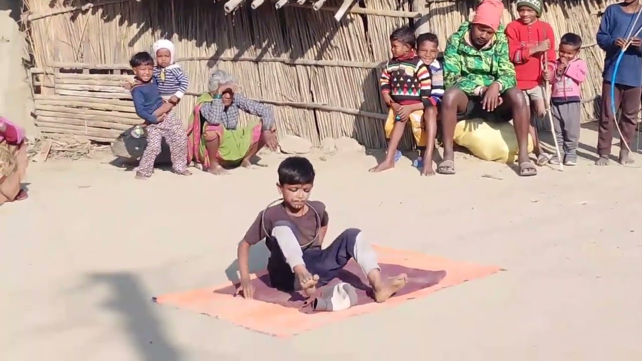 देखे गांव मे किस तरह से सर्कस का खेल दिखाया जाता है l #jadigar ka sarkas khel #village sarkas ।।