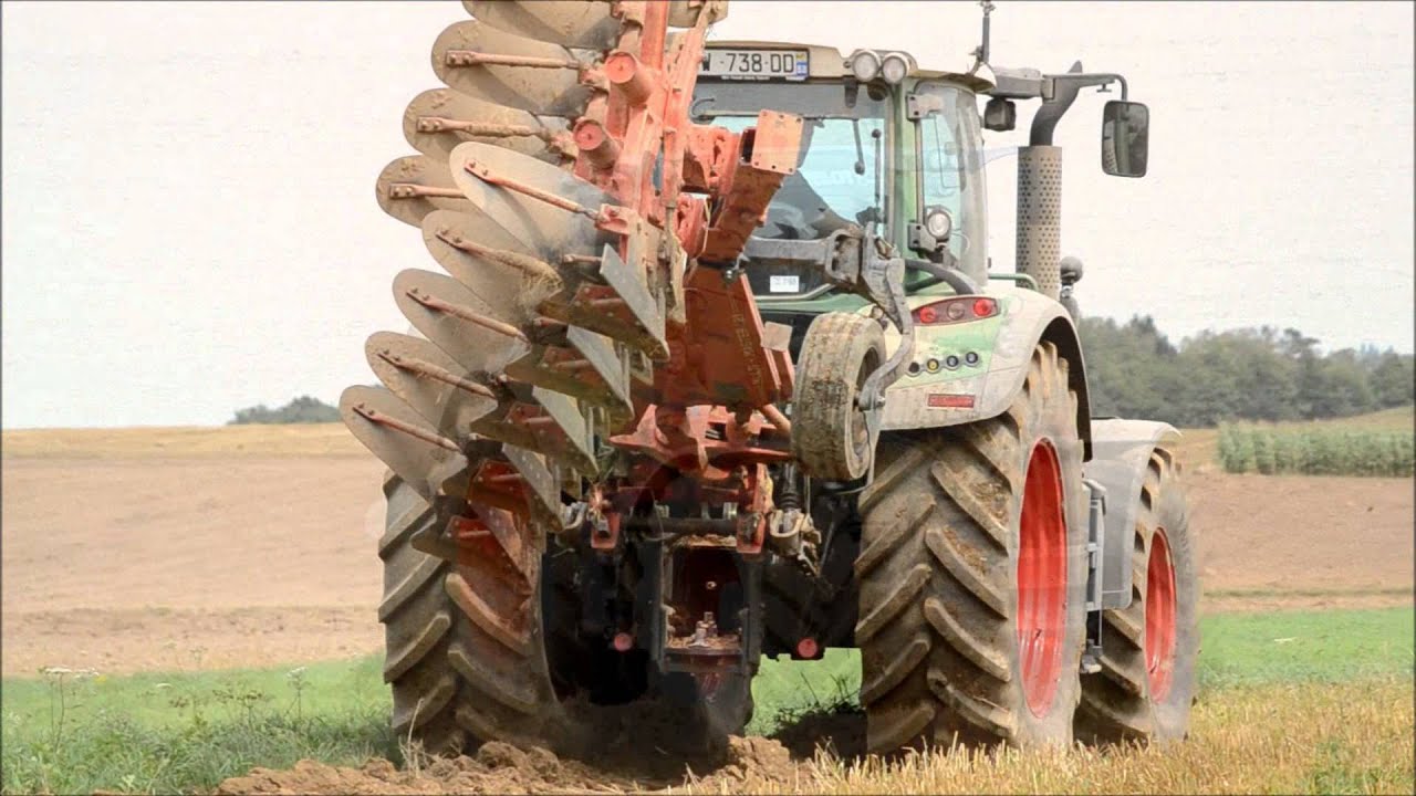 New Fendt 720 Vario - Ploughing