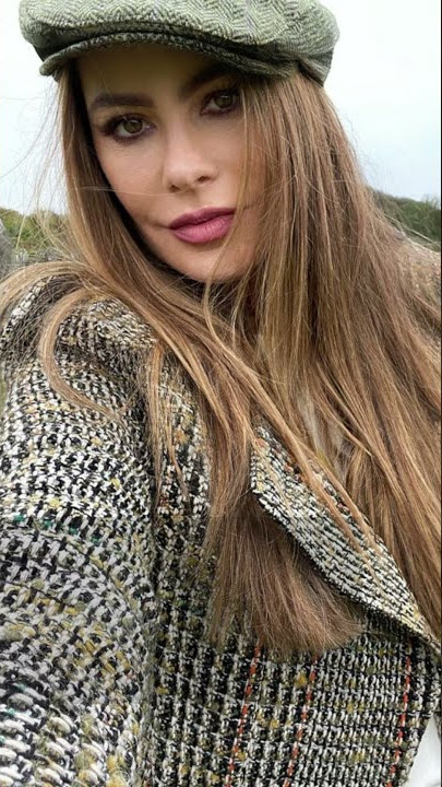 Sofia Vergara Is a Chic Tourist in a Monochromatic Black Outfit and Chunky Combat Boots