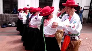 Video thumbnail of "Danza folclórica tradicional ecuatoriana - Tierra Viva - Coplas"