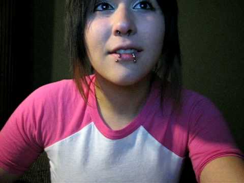 2 girls one finger- bad reaction