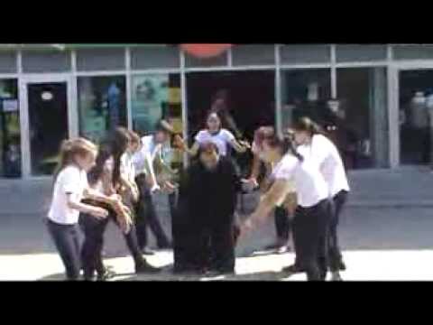 პერფორმანსი - იცოცხლე და დაეხმარე სხვას