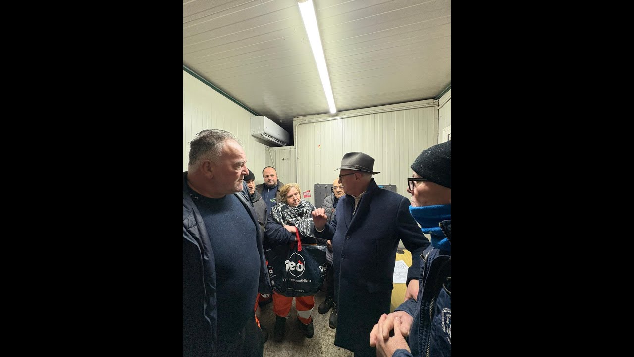 Aversa, il sindaco incontra i lavoratori Tekra all'alba: ieri tavolo di confronto in Prefettura