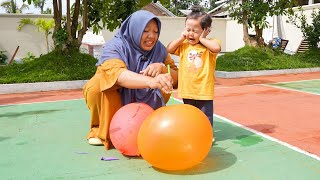 CELLI NANGIS NGAJAKIN MAIN BALON - Ibu Kasih Surprise Mainan Dalam Balon