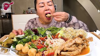 Rice Noodles with Chicken feet & Fried Chili I Yainang